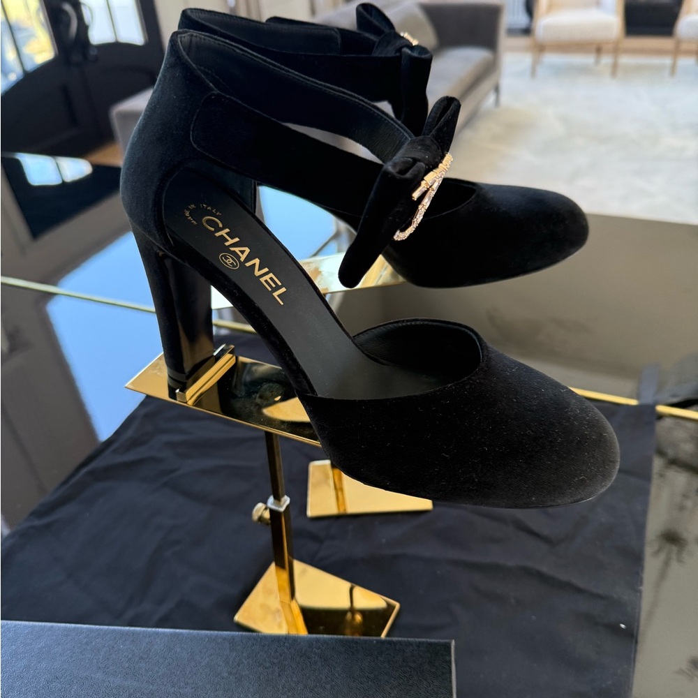 Chanel Women's black velvet Mary Jane’s
